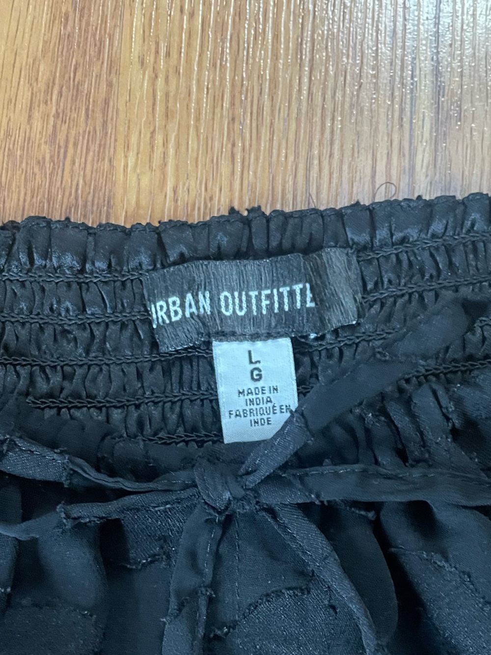 Super cute black babydoll mini dress from Urban Outfitters 🖤 - Picture 9 of 13